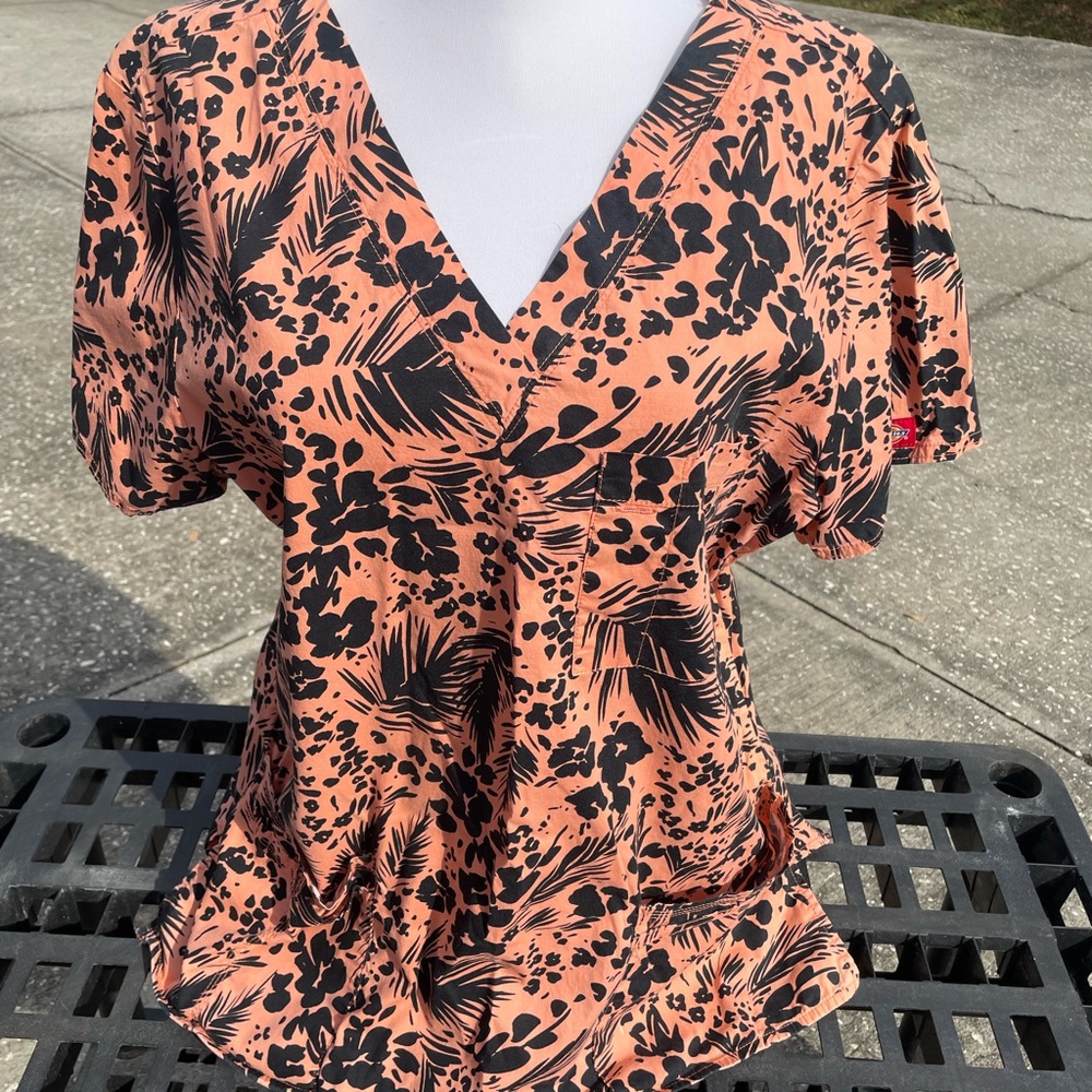 Dickies scrub top